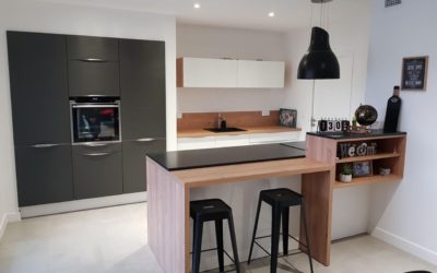 Quels services propose un cuisiniste à Chambéry en matière de rangement et d’ergonomie ?